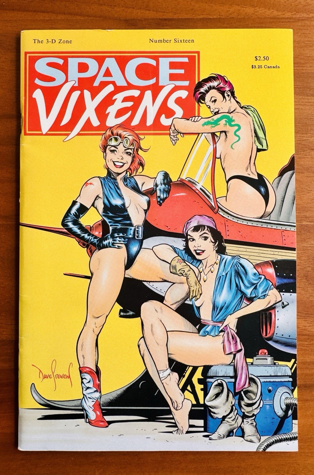 Space Vixens : The 3-D Zone VF+ Dave Stevens with 3-D glasses